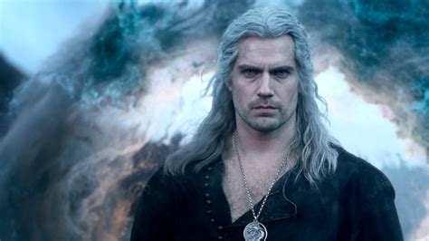 henry cavill height weight witcher